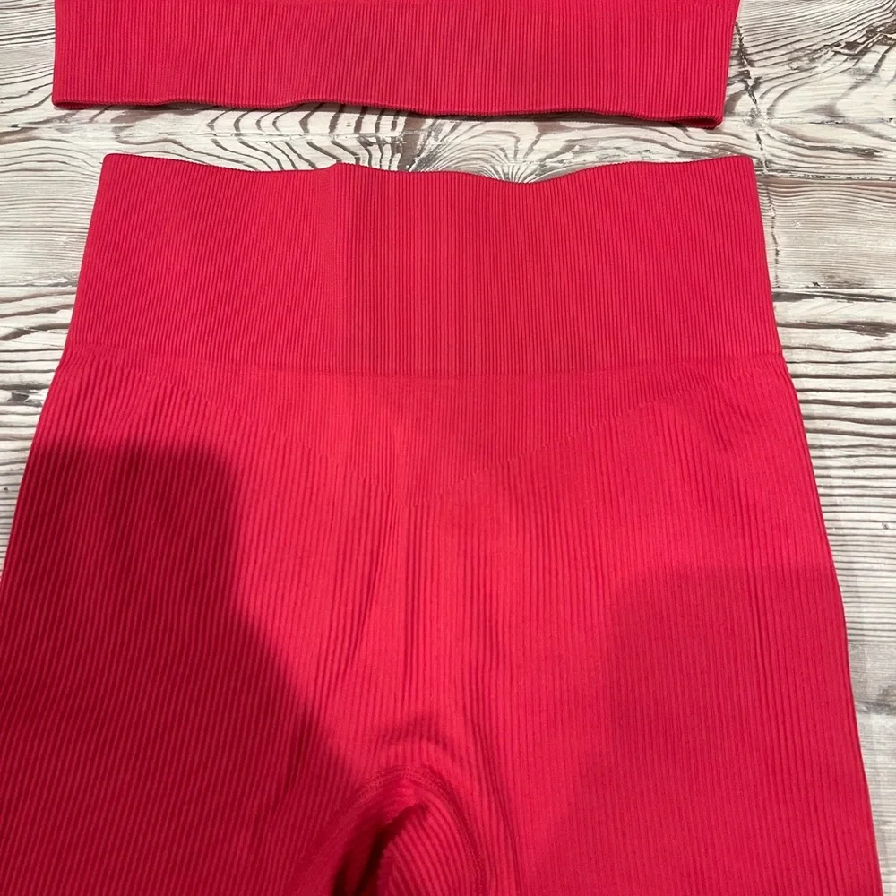 Matching workout set - Picture 2 of 2